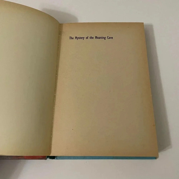 Vtg 1976 Alfred Hitchcock The three Investigators in Mystery of the Moaning Cave - Picture 7 of 16